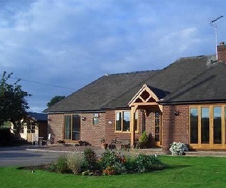 Dove Meadow Bed & Breakfast Denstone Exterior photo